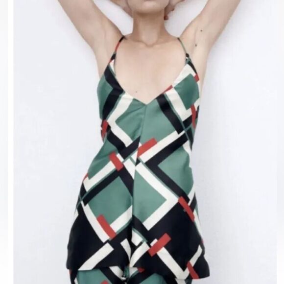 NWT Zara Womens green and black geometric printed Camisole Top summer Size Xs - Picture 1 of 9